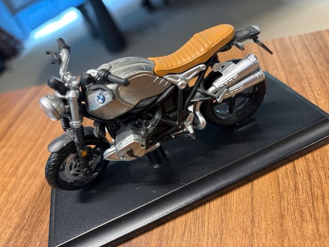 Miniatura BMW R nineT Scrambler Maisto