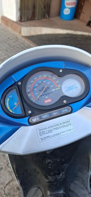 Aprilia SR: Scooter en buen estado