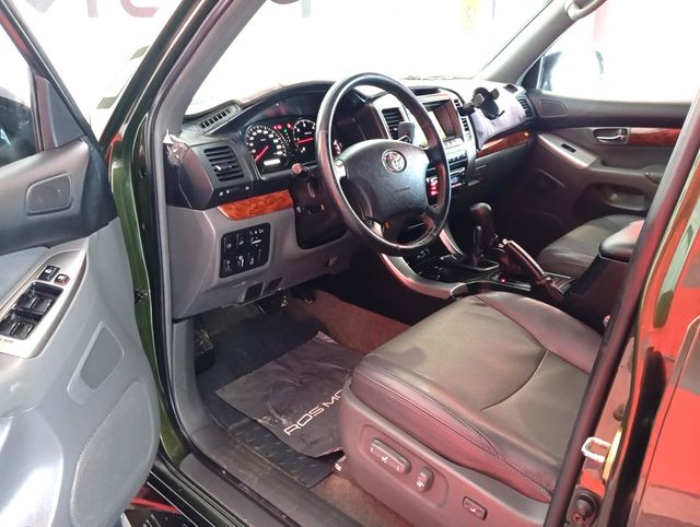 Toyota Land Cruiser 2004