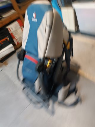 Mochila bebé monte casi nueva 