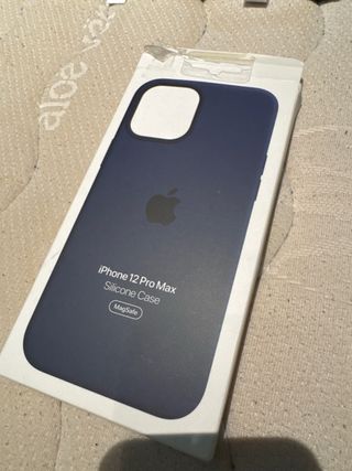 IPHONE12P.MAX. 7 fundas 5 protector camara 2 crist
