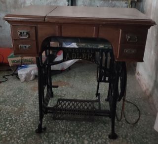 Máquina de coser Adler Antigua
