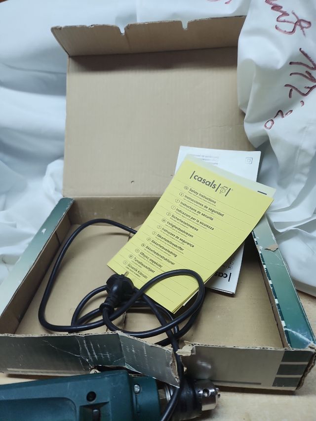 Taladro percutor Casals 550W VT510