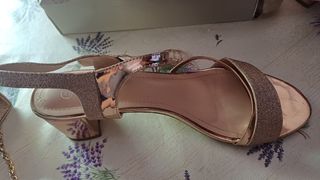 Zapatos y bolso Priska dorados, talla 41