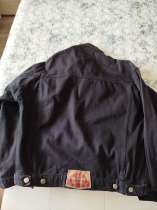 Cazadora vaquera Pepe Jeans negra unisex.