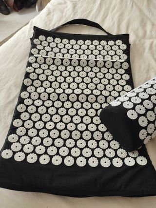 Alfombra acupuntura + cojín