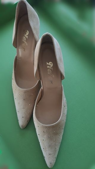 Preciosos zapatos Stilettos