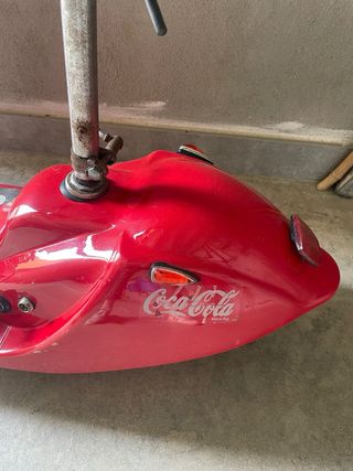 Patinete eléctrico Coca-Cola