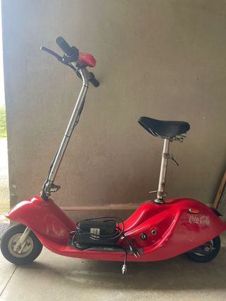 Patinete eléctrico Coca-Cola