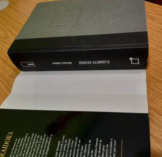 Novela negra Memoria traidora-Elisabeth George