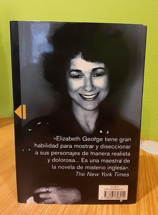 Novela negra Memoria traidora-Elisabeth George