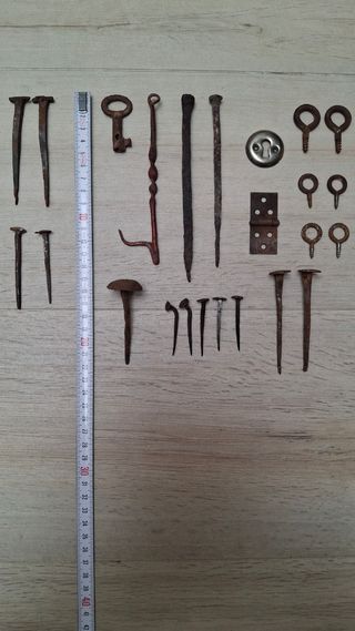 Lote clavos, llave y herrajes antiguos hierro