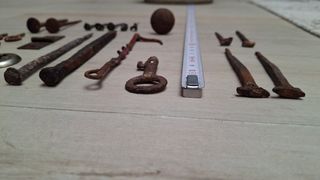 Lote clavos, llave y herrajes antiguos hierro