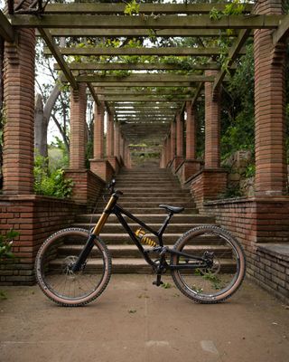 Commencal Furious 2021