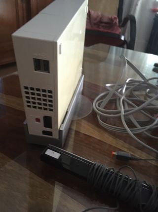Wii + mandos - consola gris y blanca
