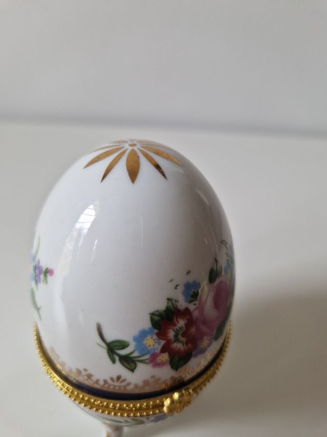 Uovo in porcellana