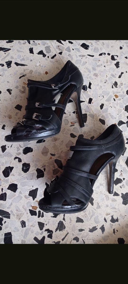 Tacones negros hebillas 10cm - 37