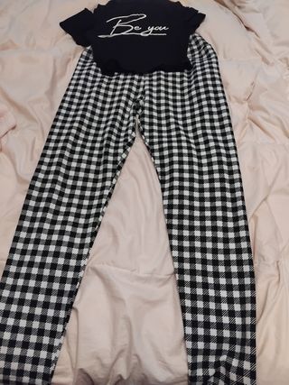 Conjunto top y leggings blanco y negro