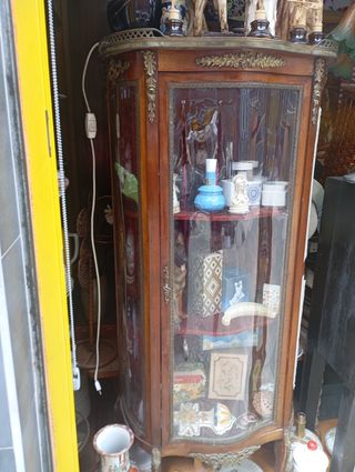 Vitrina antigua Luis XV