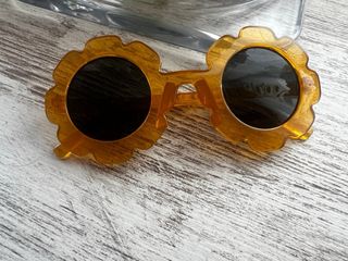Gafas sol niños 6 unifades 2 son nuevas. 