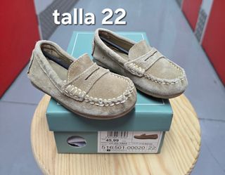 Zapatos niño beige talla 22