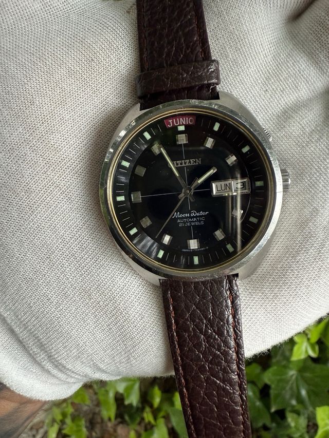Citizen Moon Dater Automático