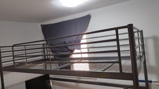 Litera metálica gris