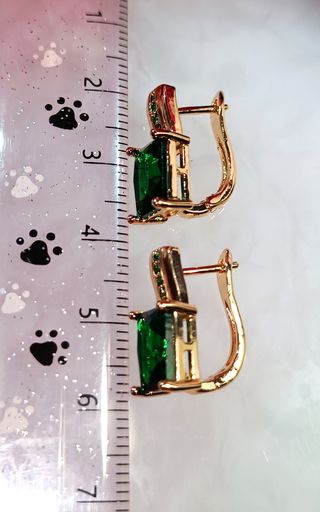 Pendientes circonita verde