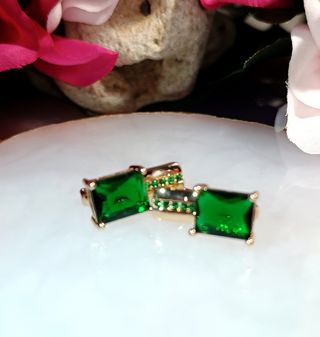 Pendientes circonita verde