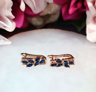 Pendientes chapados en oro rosa 585 y circonitas