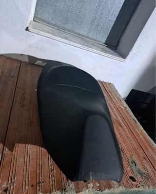 Sillín moto -honda forza 2018 a 2020  negociable