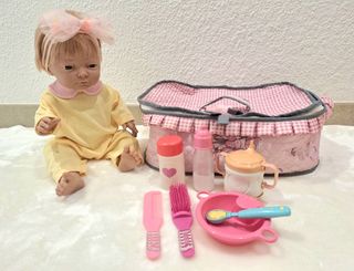 Canastilla "De Cuevas" con muñeca