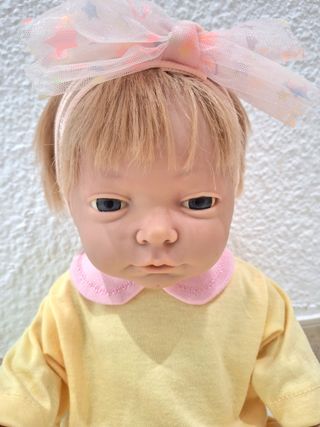 Canastilla "De Cuevas" con muñeca