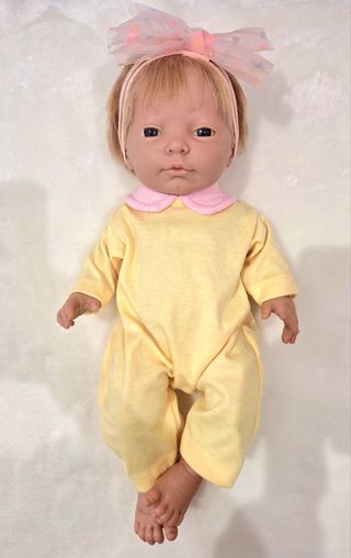 Canastilla "De Cuevas" con muñeca