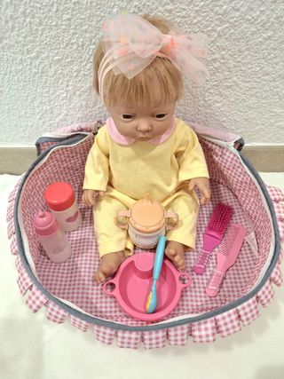 Canastilla "De Cuevas" con muñeca