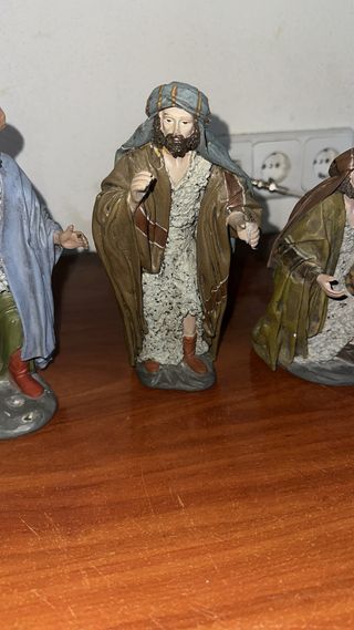Pesebre: 4 figuras belén a 15€ cada una