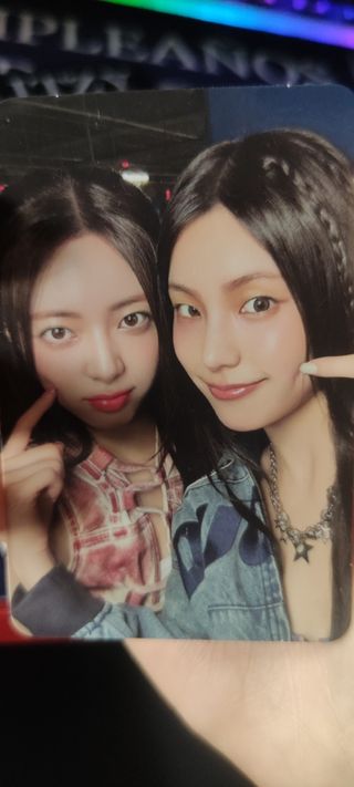 Pob Yeji y Yuna Gold