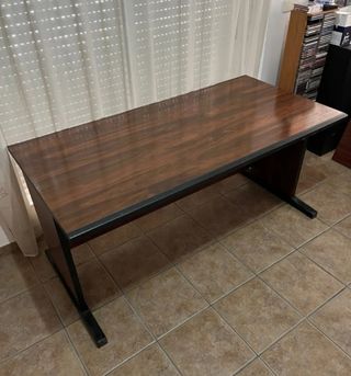 MESA DE DESPACHO, MESA DE OFICINA.
HAY VARIAS.
