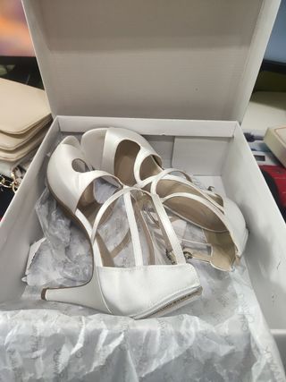 Tacones blancos satinados - Nuevos