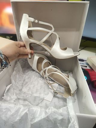 Tacones blancos satinados - Nuevos