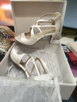 Tacones blancos satinados - Nuevos