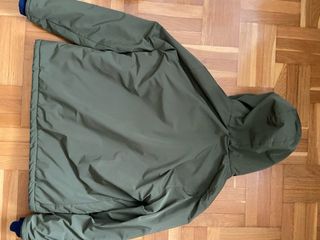 Chaqueta deportiva verde oliva