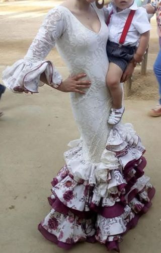 Vestido Flamenca Blanco roto-Morado con encanjes