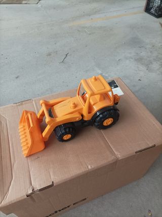 Excavadora y camión de juguete