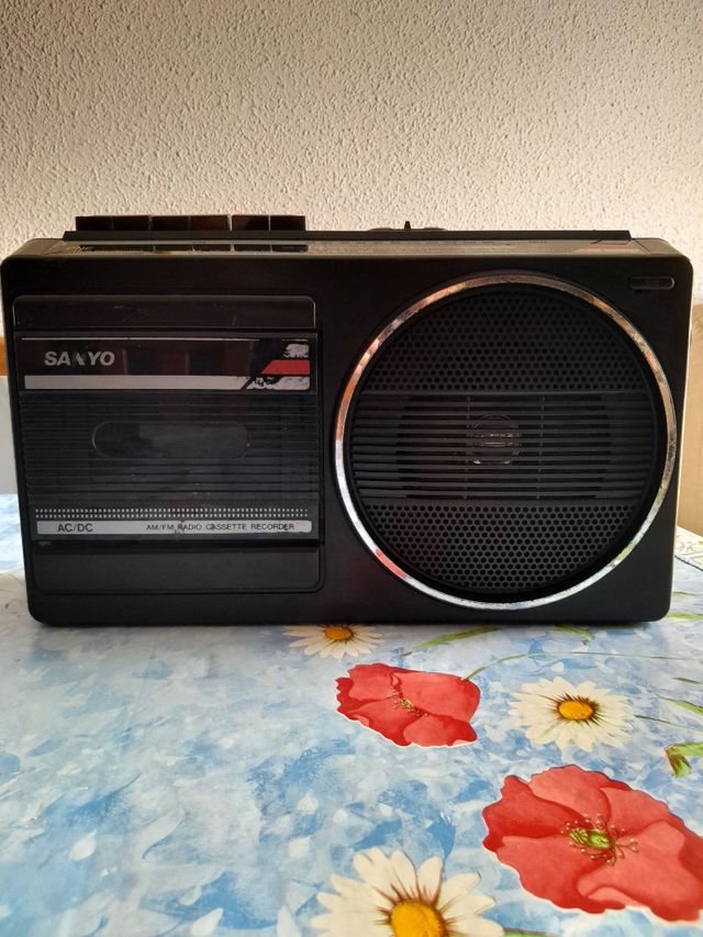 Radiocasete Sanyo vintage