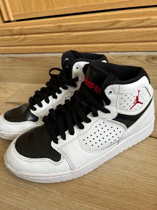 Zapatillas Jordan Access - Blancas y Negras