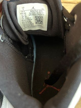 Zapatillas Jordan Access - Blancas y Negras