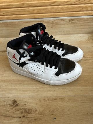 Zapatillas Jordan Access - Blancas y Negras