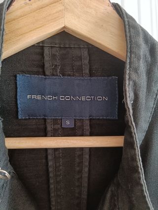 Chaqueta negra French Connection
