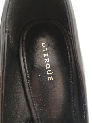 Salones negros Uterqüe